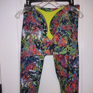 Zumba capris & matching bra in tropical print